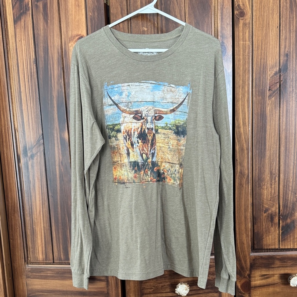 Long Sleeve Graphic Tee in Olive Green Long Horn Cow